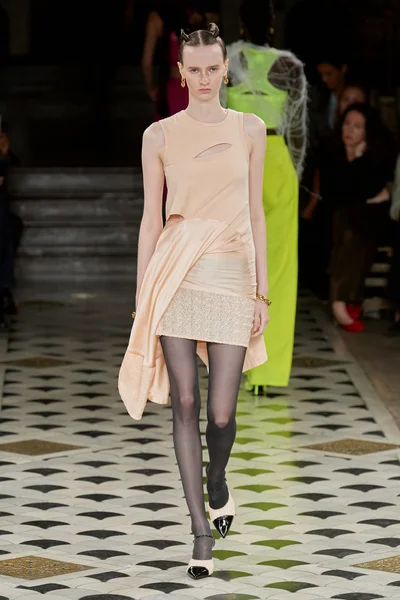 Look 42